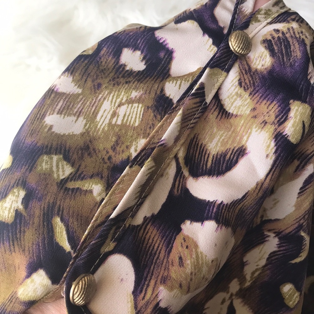 Button Back Blouse - Picture 6 of 6